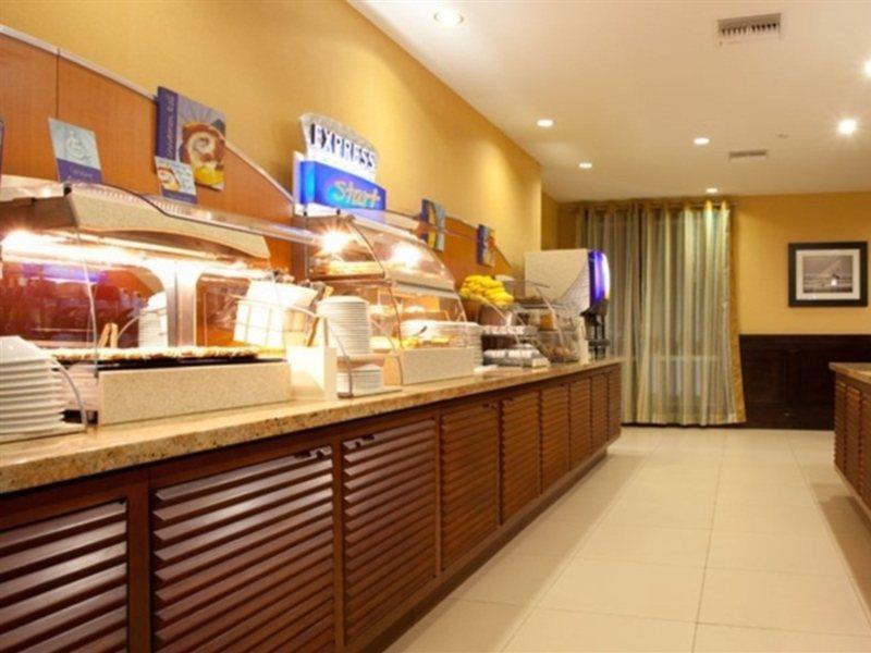杰克逊维尔海滩快捷假日酒店 外观 照片